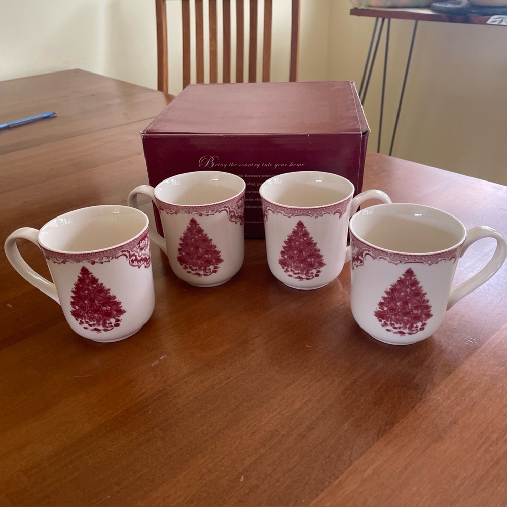 NWT Johnson Brothers Old Britain Castles Pink Christmas Tree Mugs (4 total)